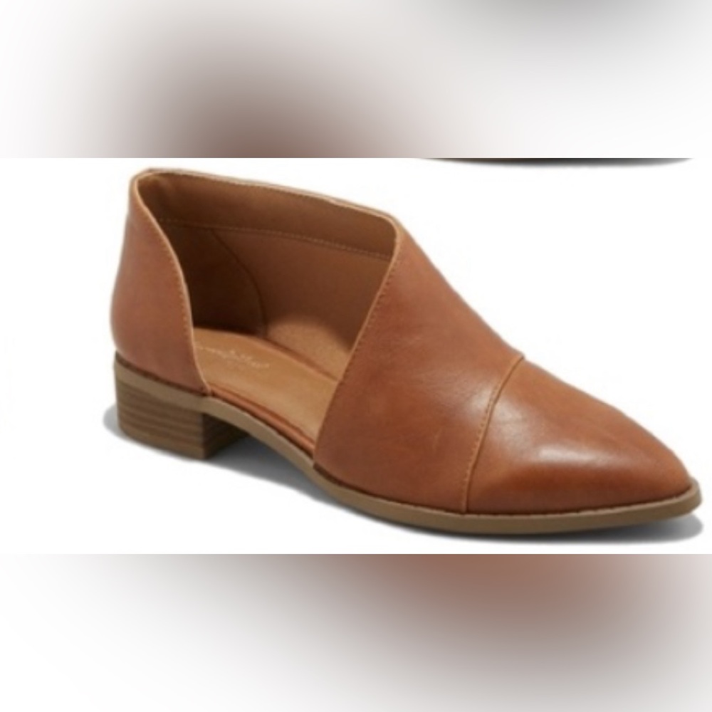 Target Universal Thread faux leather women’s shoes.